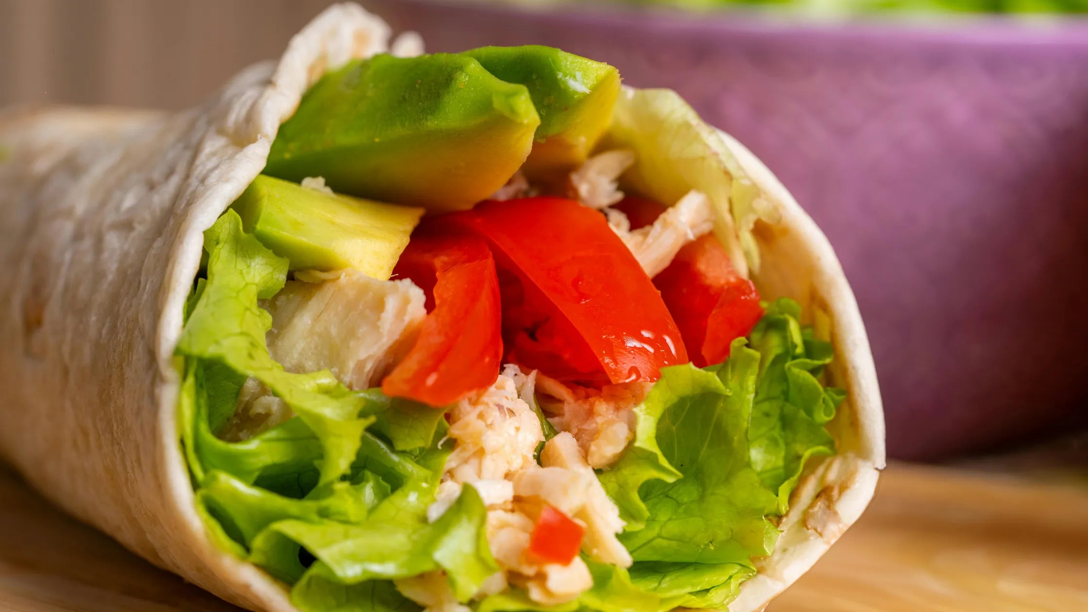 Wrap au thon oeuf et avocat